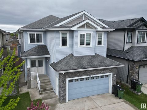 2212 22 ST NW Edmonton AB T6T0Z1