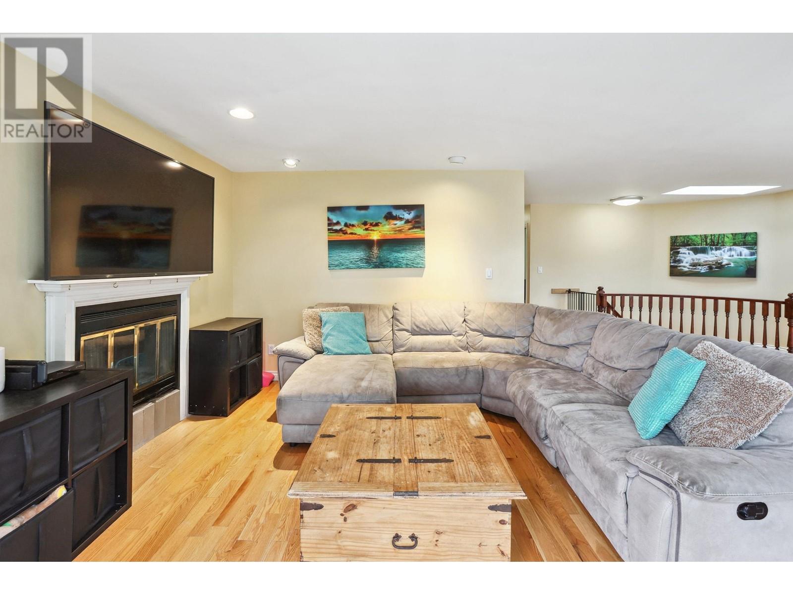 3778 NITHSDALE STREET