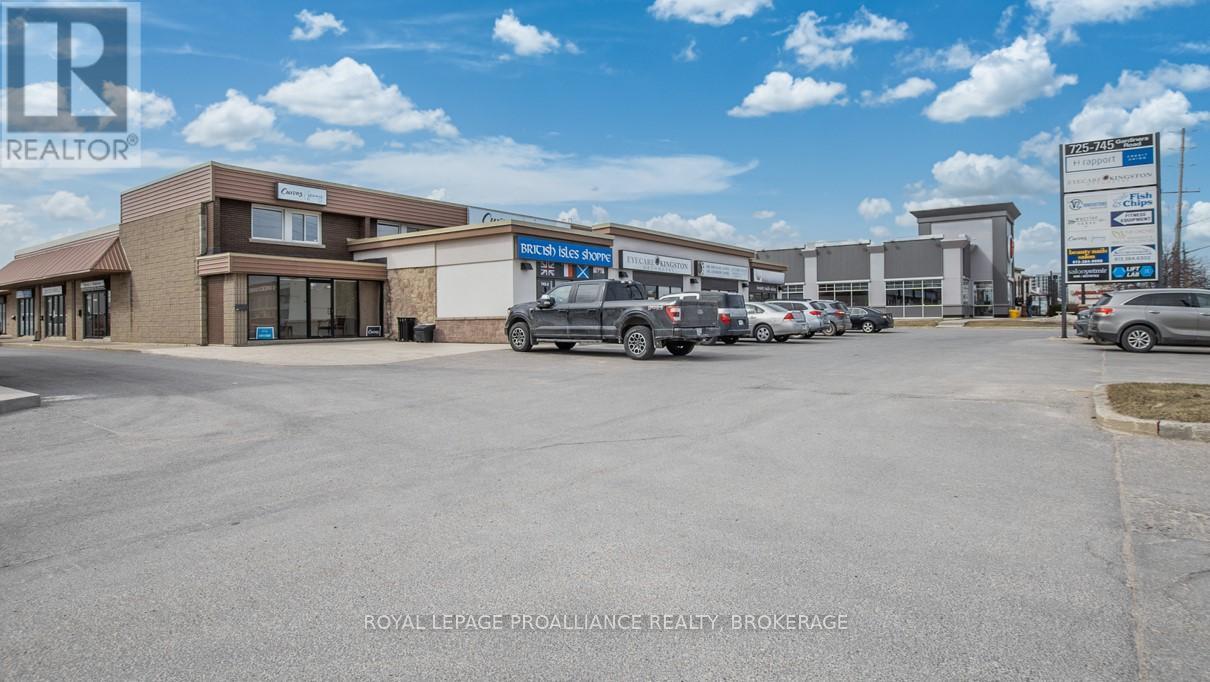 21B - 745 GARDINERS ROAD