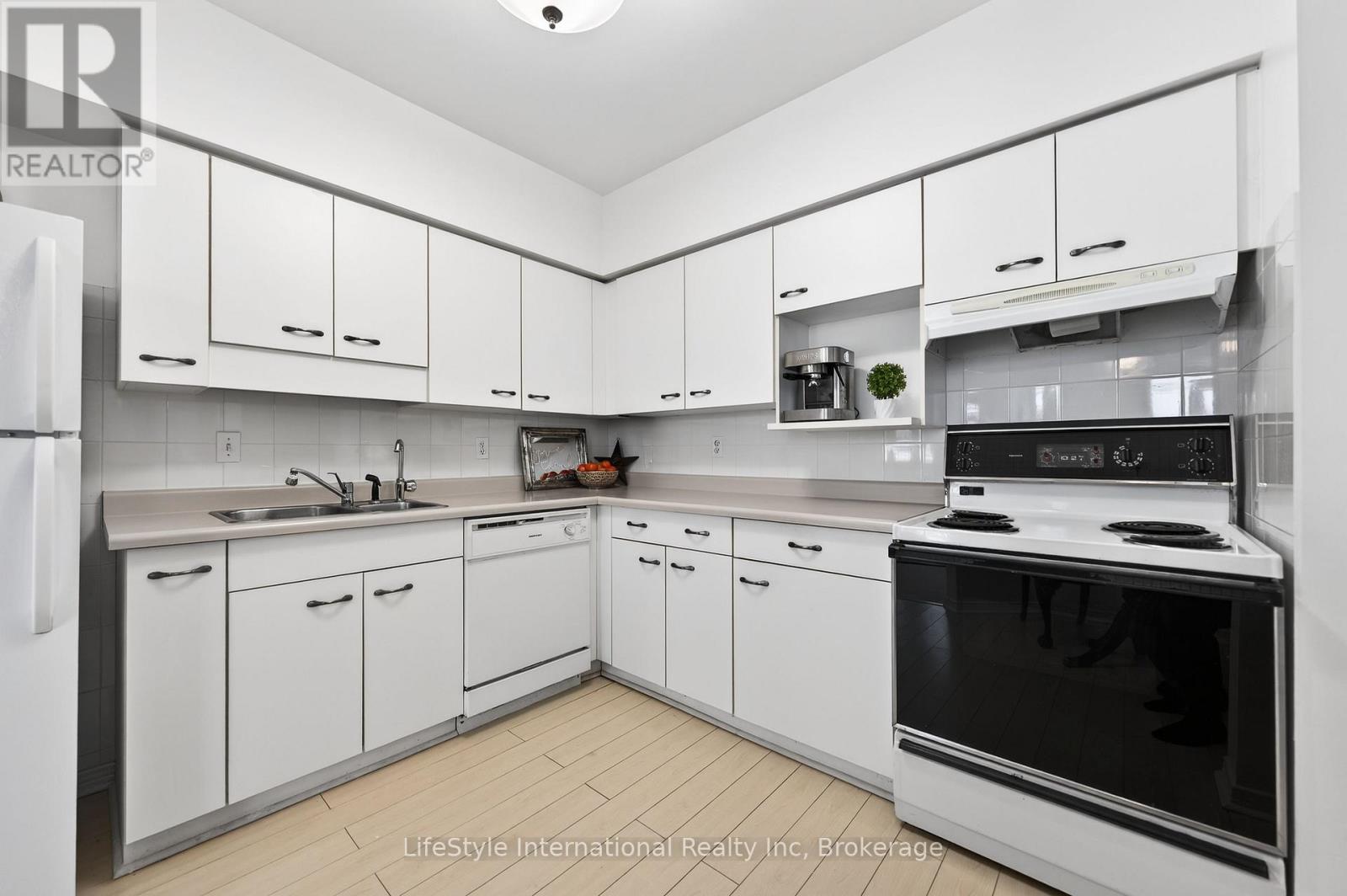 103 - 208 SILVERCREEK PARKWAY N