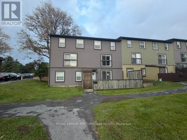 Photo 1 of 25 — 22 - 1250 MCWATTERS ROAD Unit 22, Ottawa, ON K2C3P5