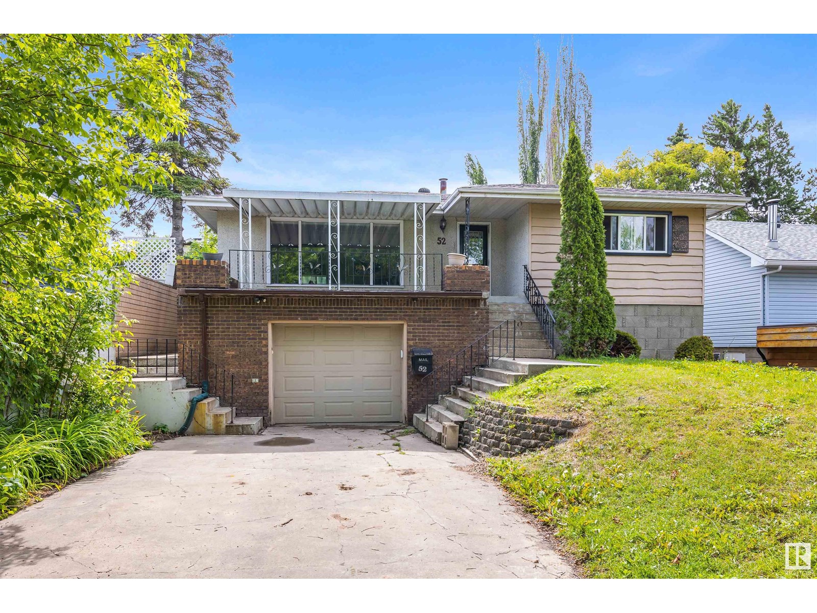 52 BELMONT DR