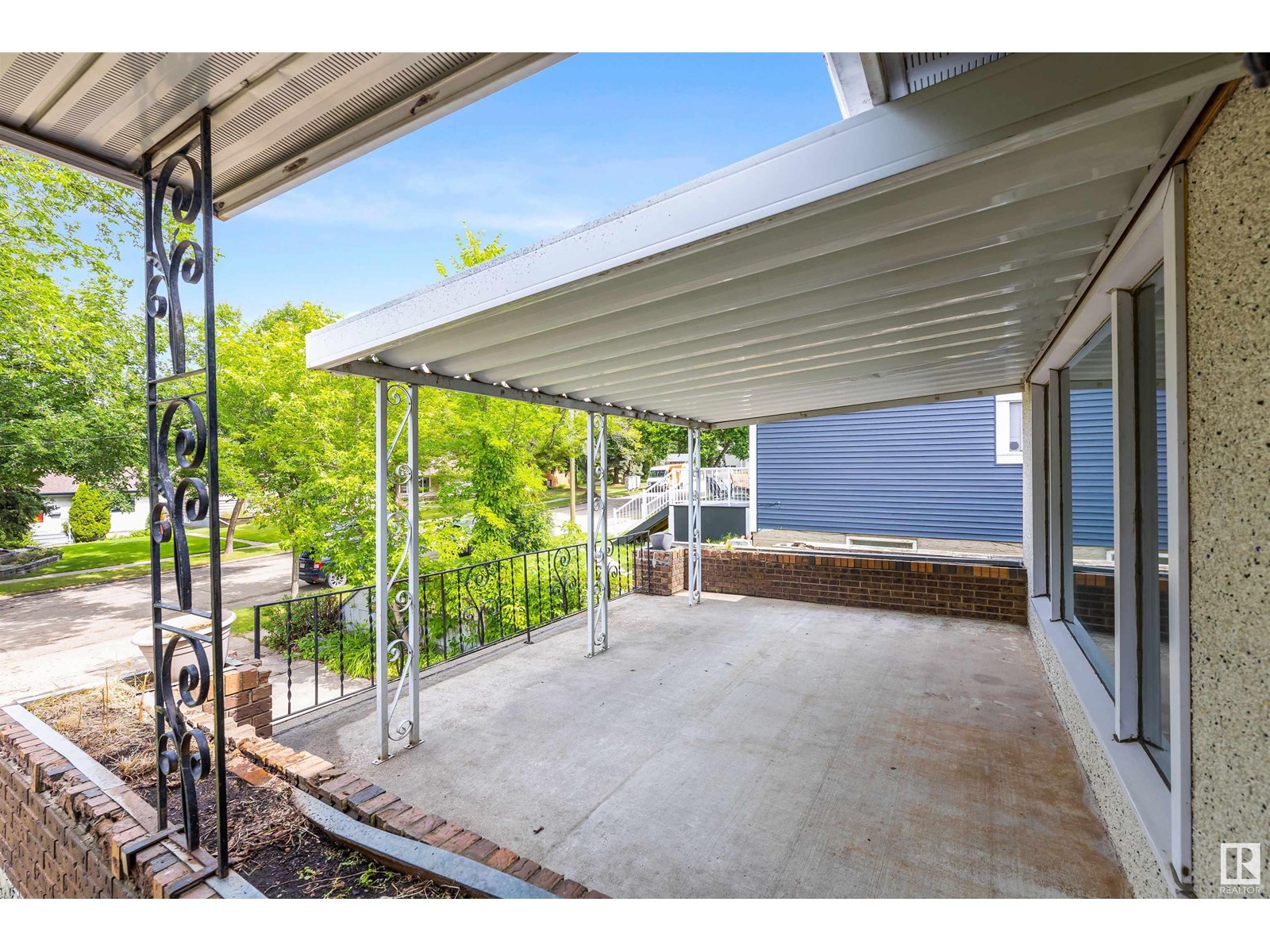 52 BELMONT DR