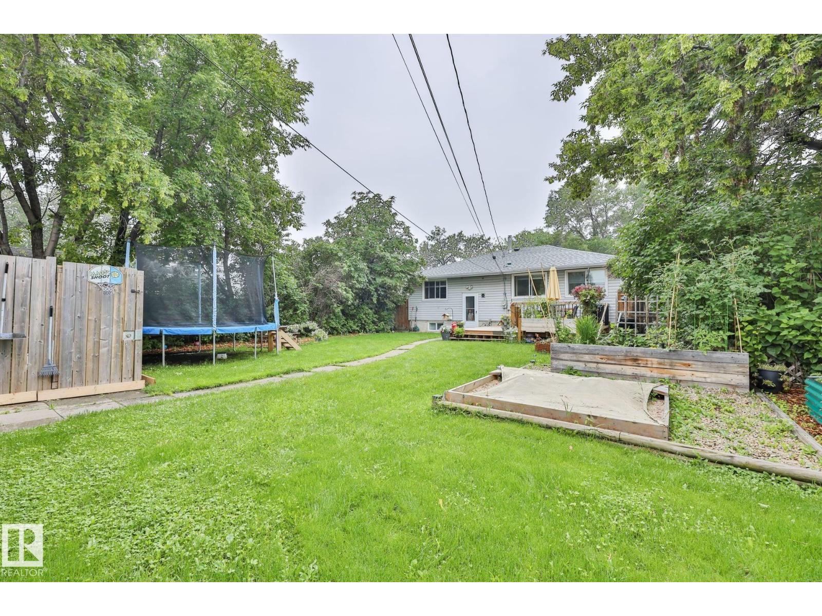 10415 163 ST NW
