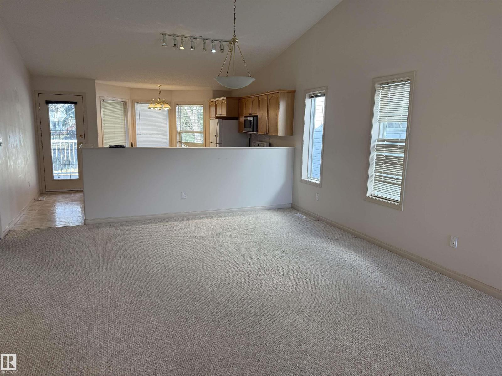 #14 330 GALBRAITH CL NW