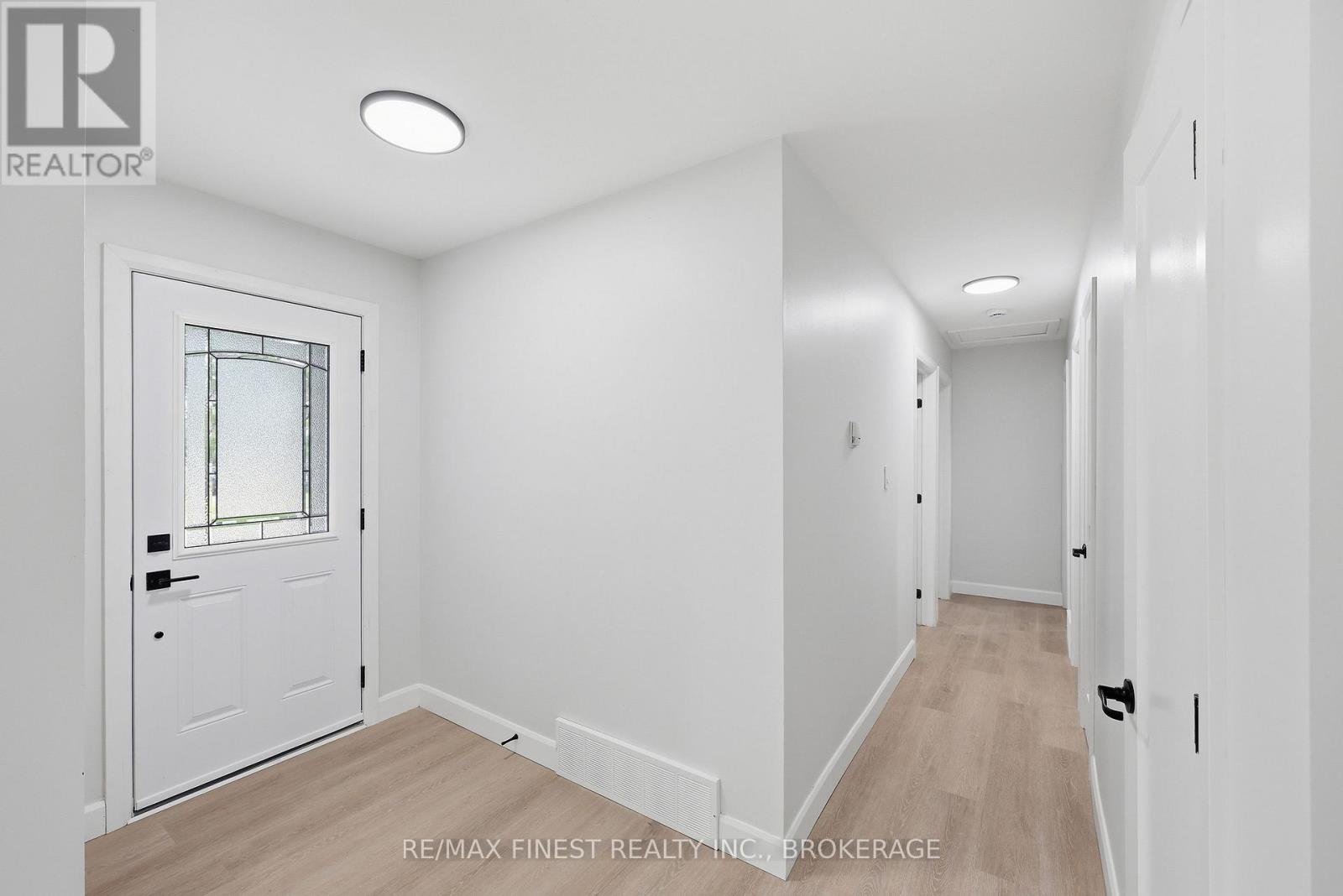 687 WILLIS STREET
