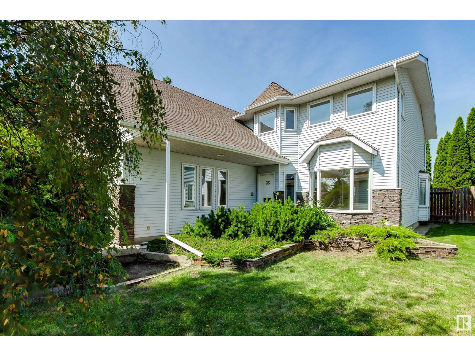 36 LANGHOLM DR