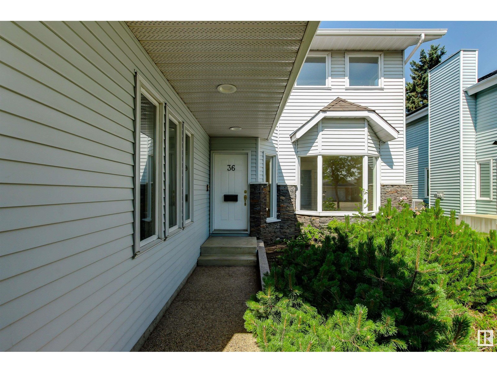 36 LANGHOLM DR