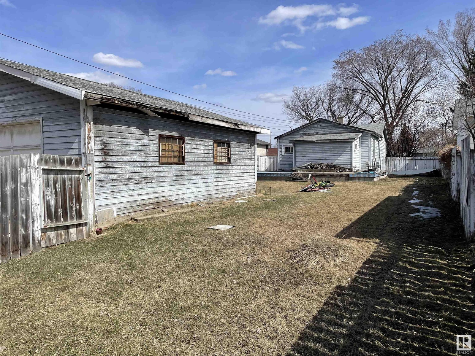 12816 103 ST NW