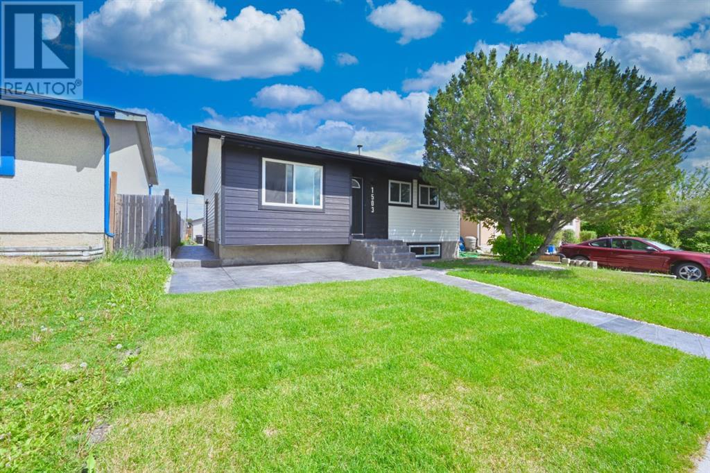 1503 Maitland Drive NE