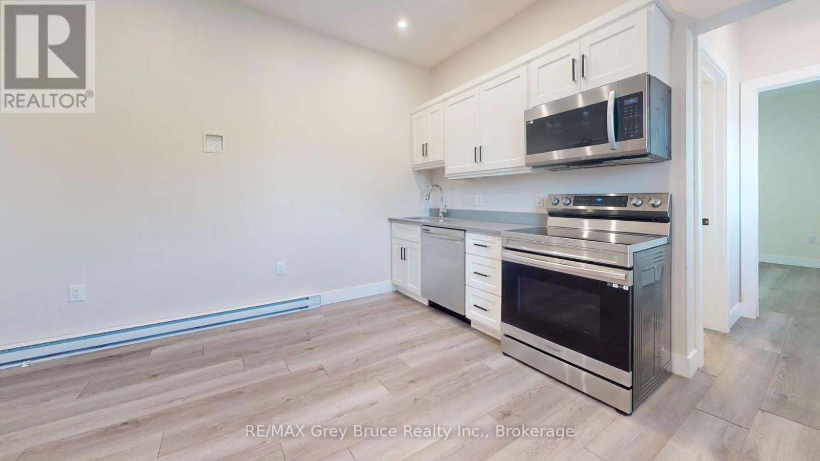 UNIT 12 - 39 1ST AVENUE S