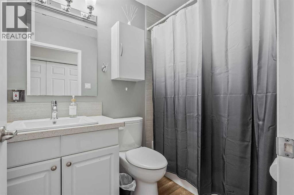 304, 855 Columbia Boulevard W