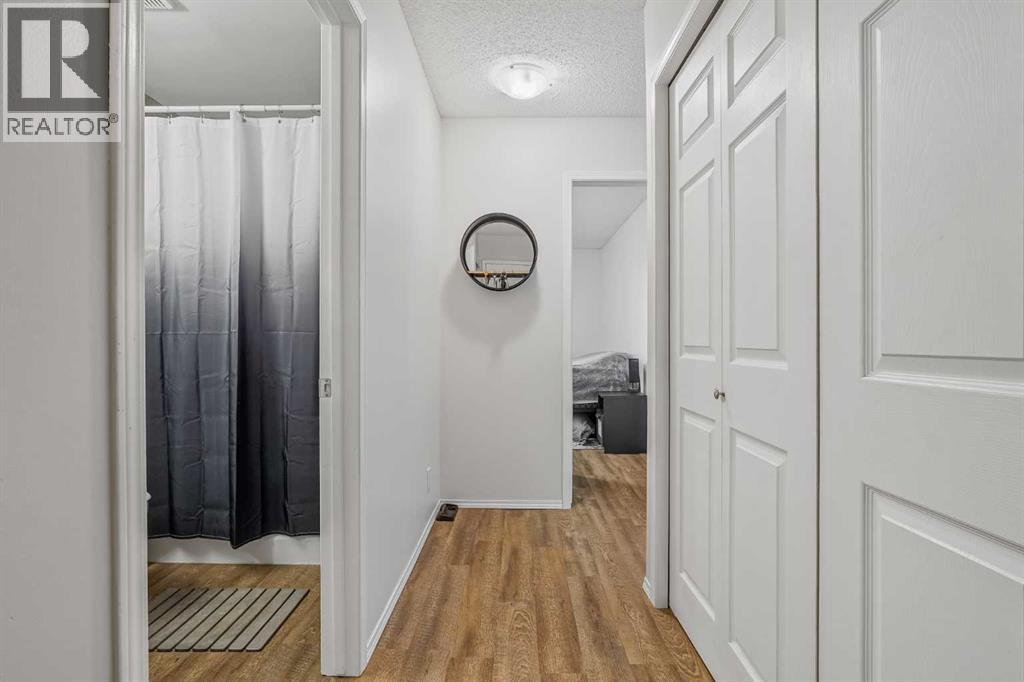 304, 855 Columbia Boulevard W