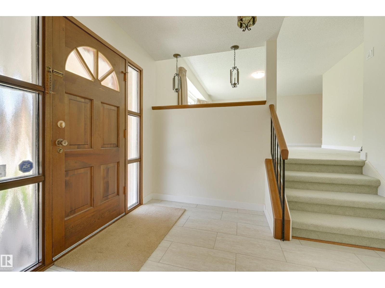 24 QUESNELL RD NW