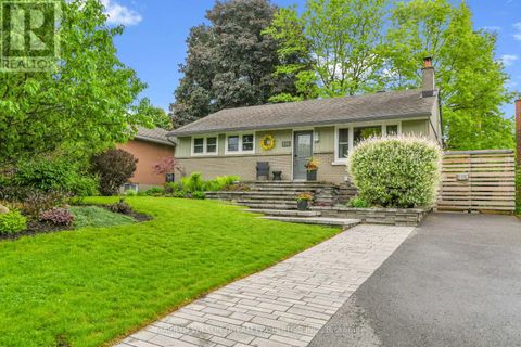 156 DAHLIA AVENUE Ottawa ON K1H6G2