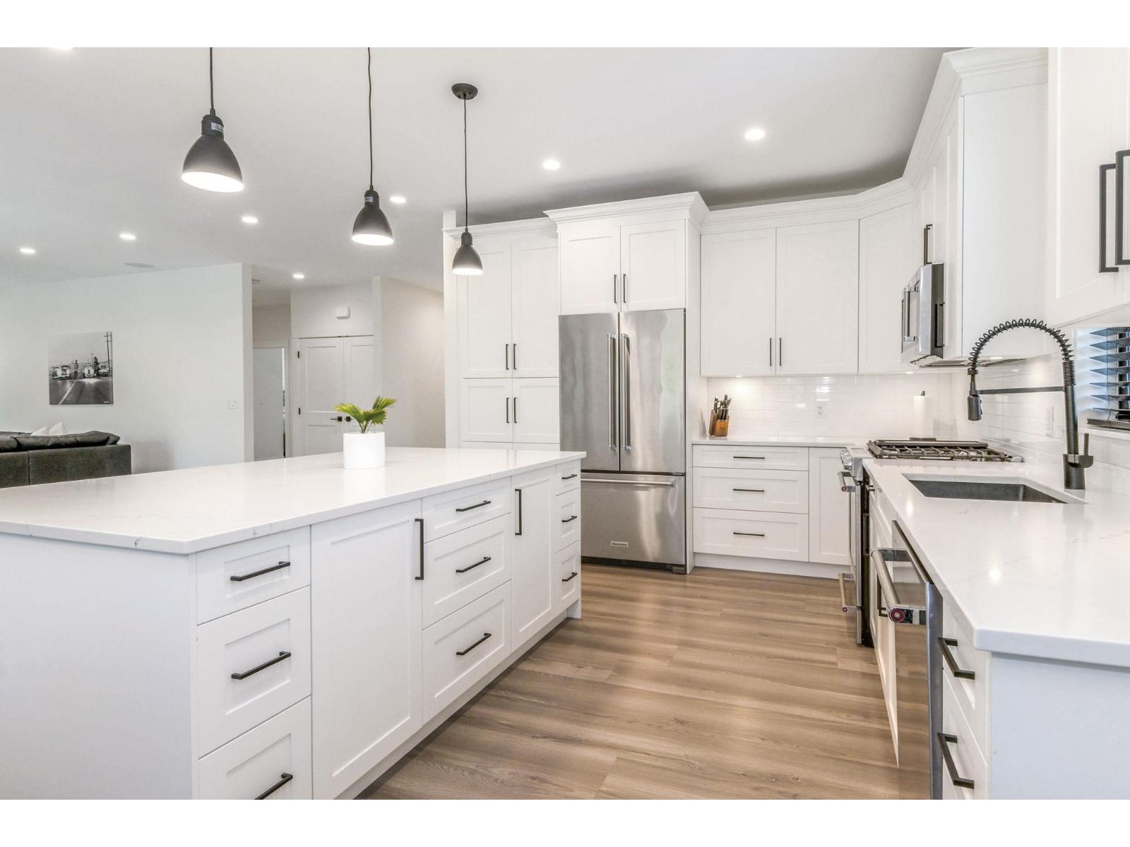 10080 MOUNTAINVIEW ROAD