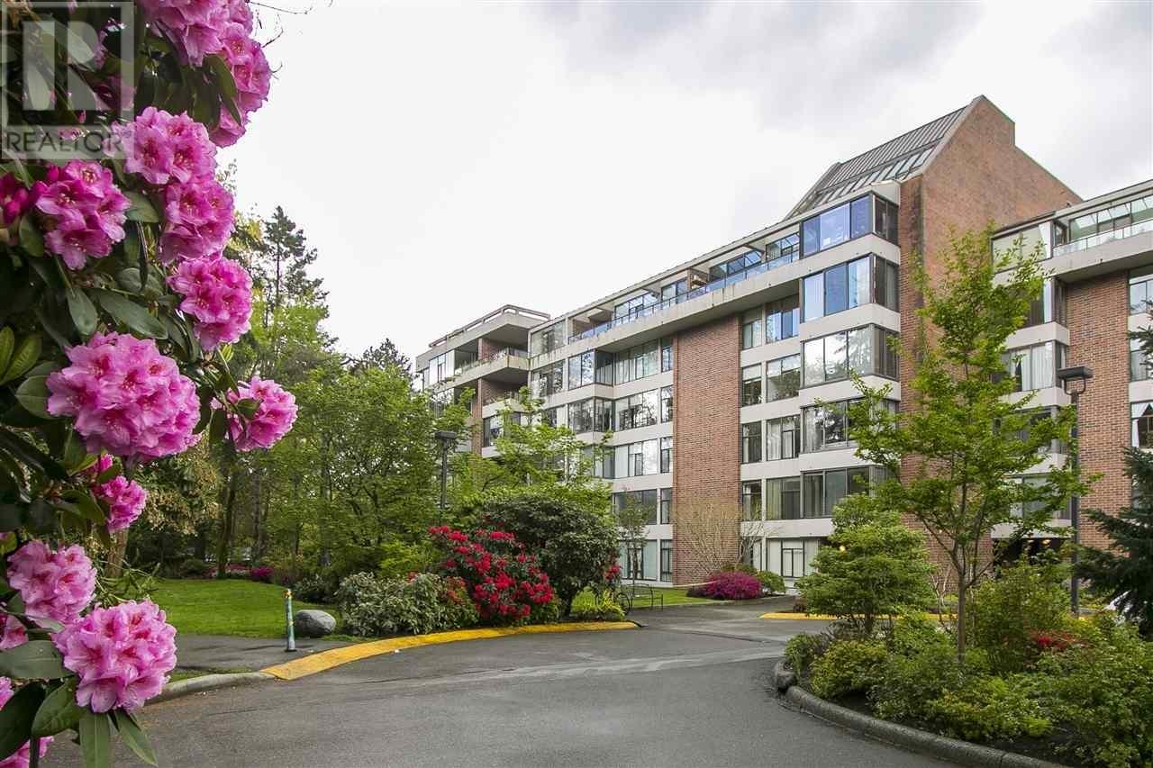 Photo 1 of 22 — 4101 YEW Street 208, Vancouver, BC V6L3B7