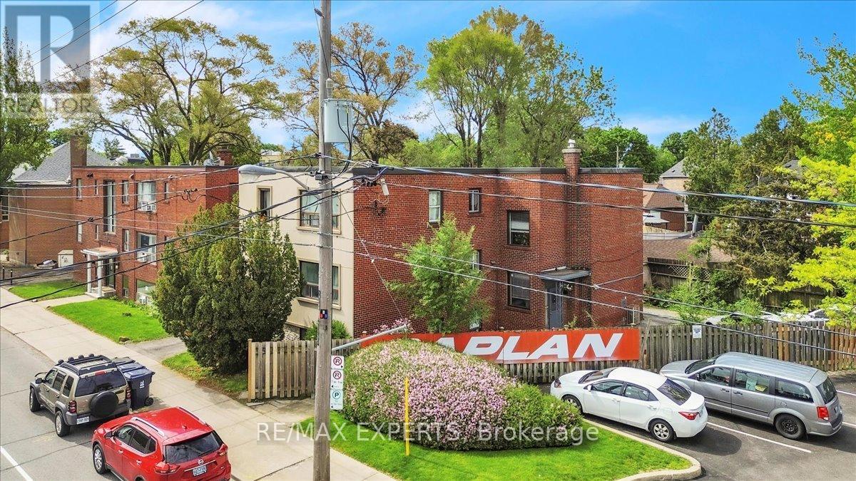 1112 WESTON ROAD