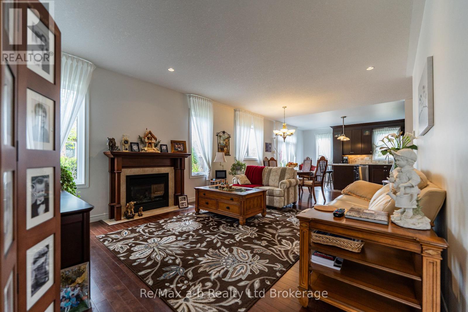 61 JONES CRESCENT