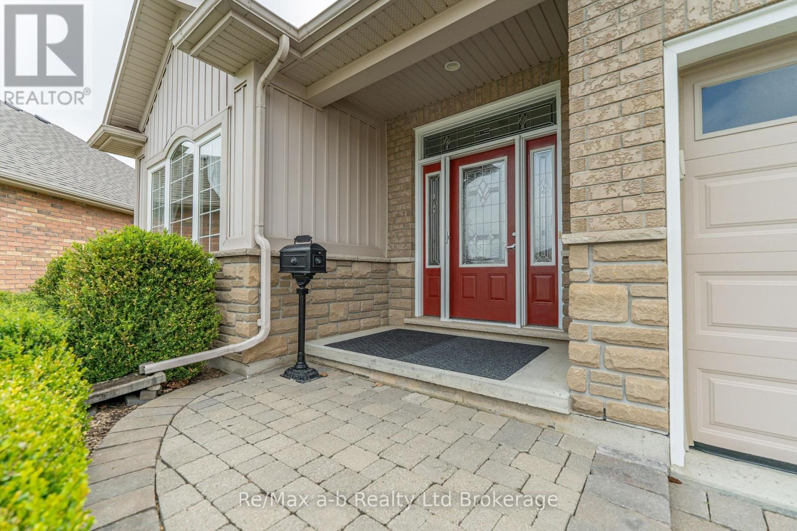 61 JONES CRESCENT