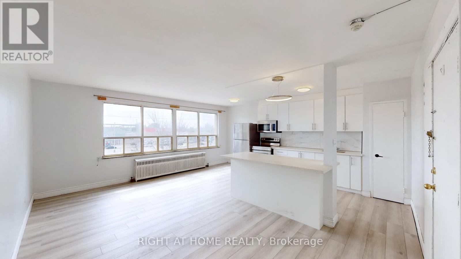 314 - 896 EGLINTON AVENUE E