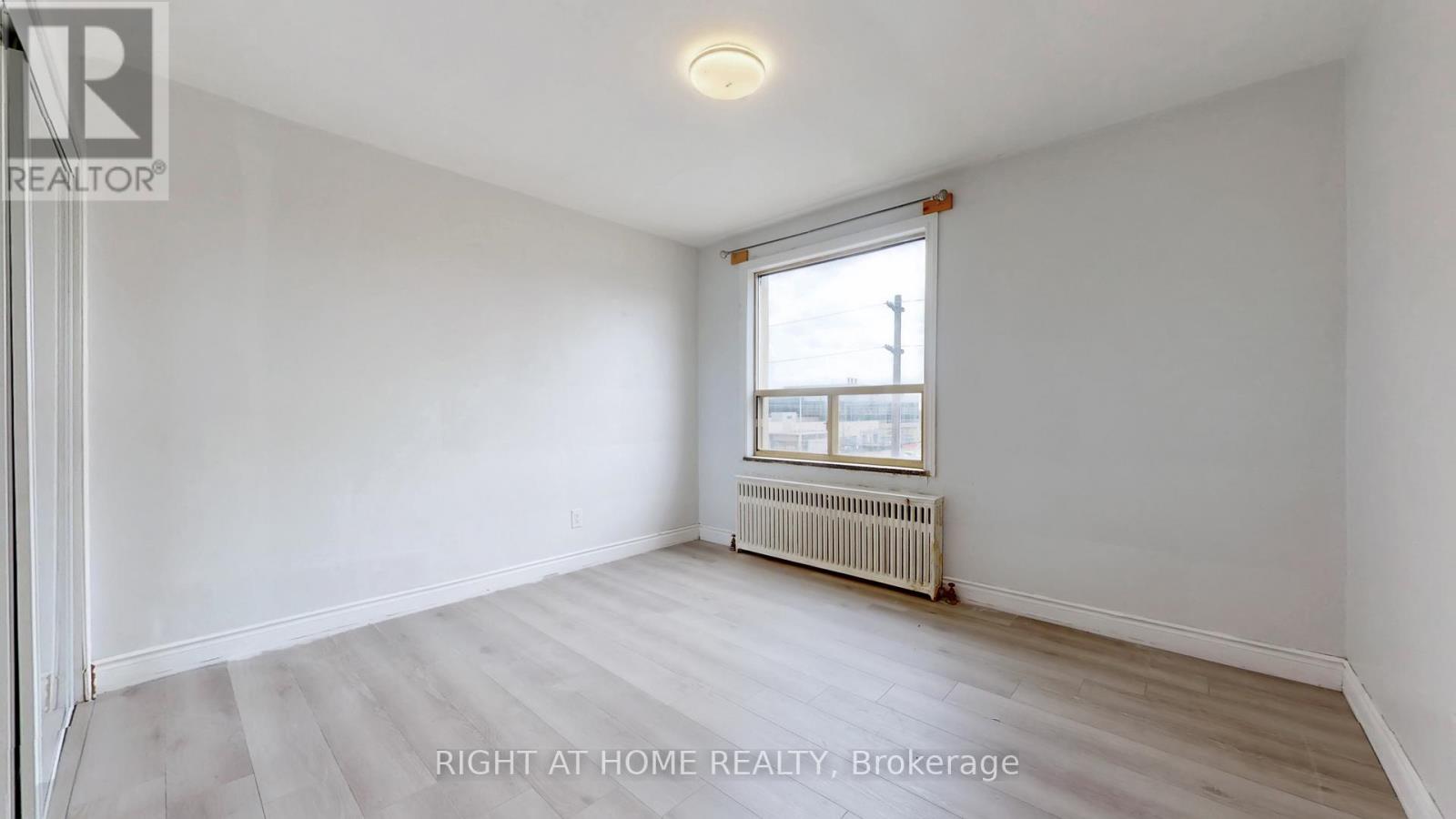 314 - 896 EGLINTON AVENUE E