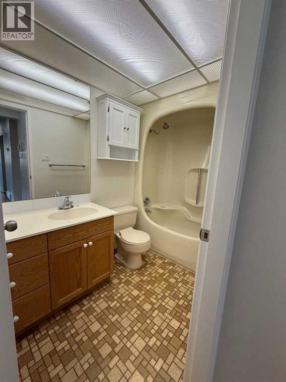 209, 2207 8 Avenue S