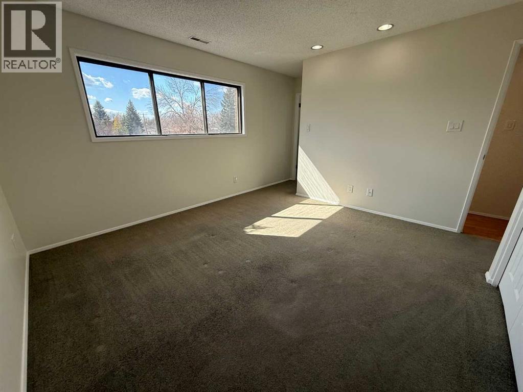 209, 2207 8 Avenue S