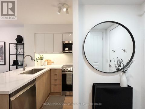 811 - 30 CLEGG RD ROAD Markham (Unionville) ON L6G0B4