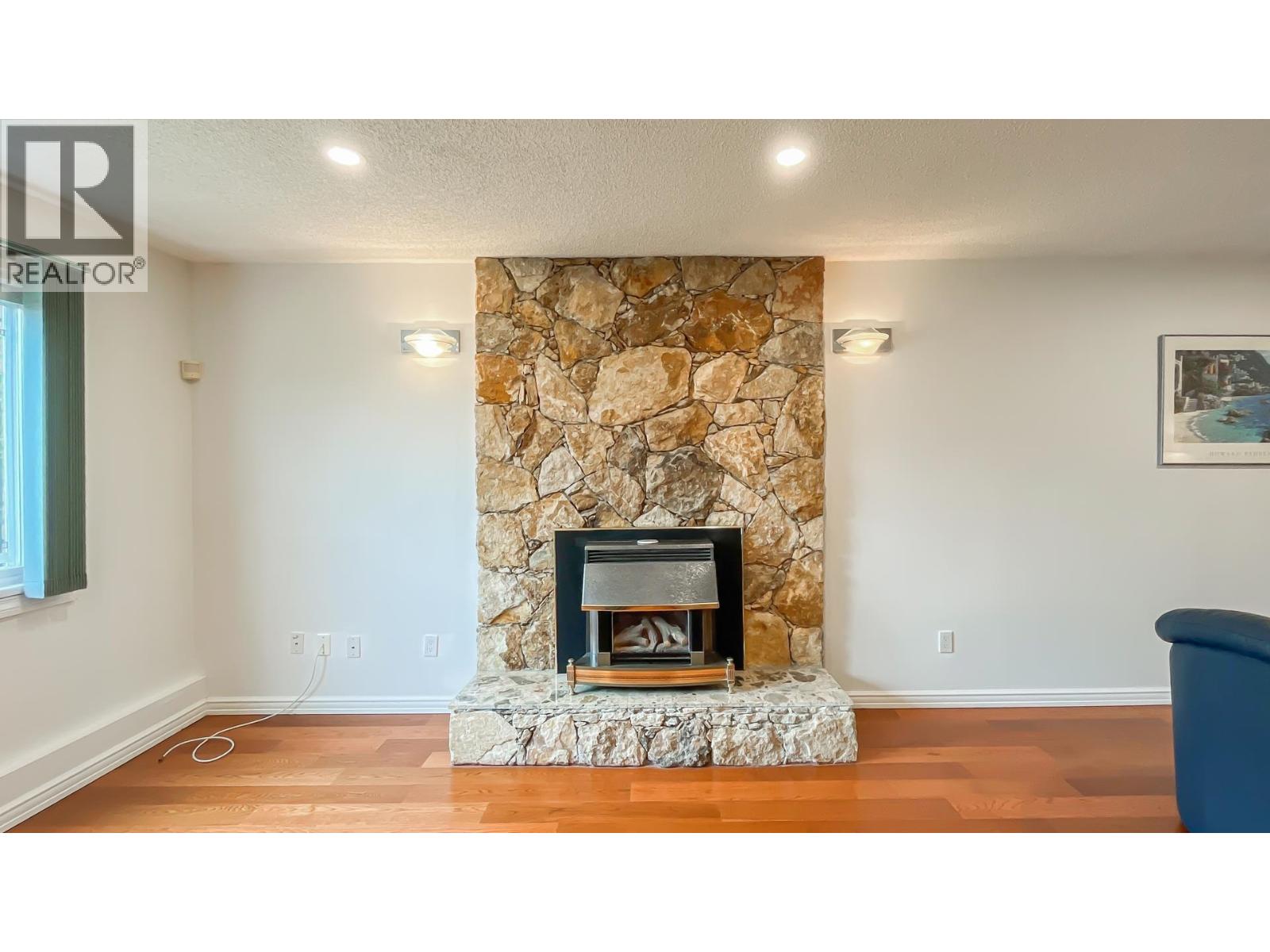 10531 HOLLYBANK DRIVE