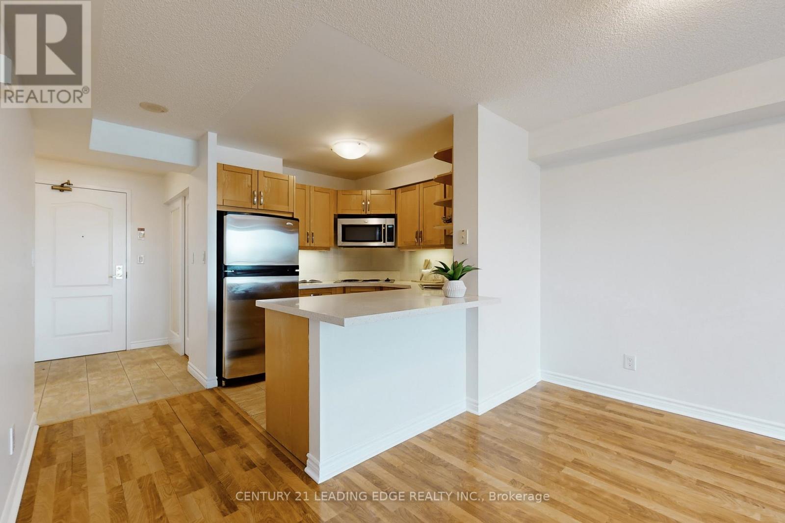 303 - 2020 MCNICOLL AVENUE