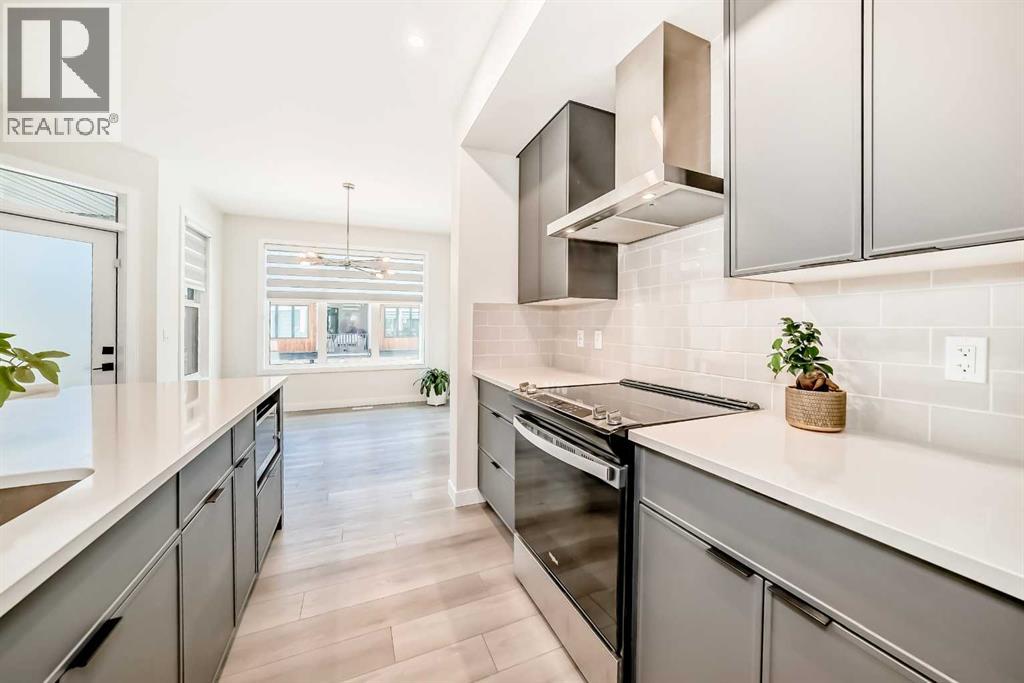 323, 81 Greenbriar Place NW