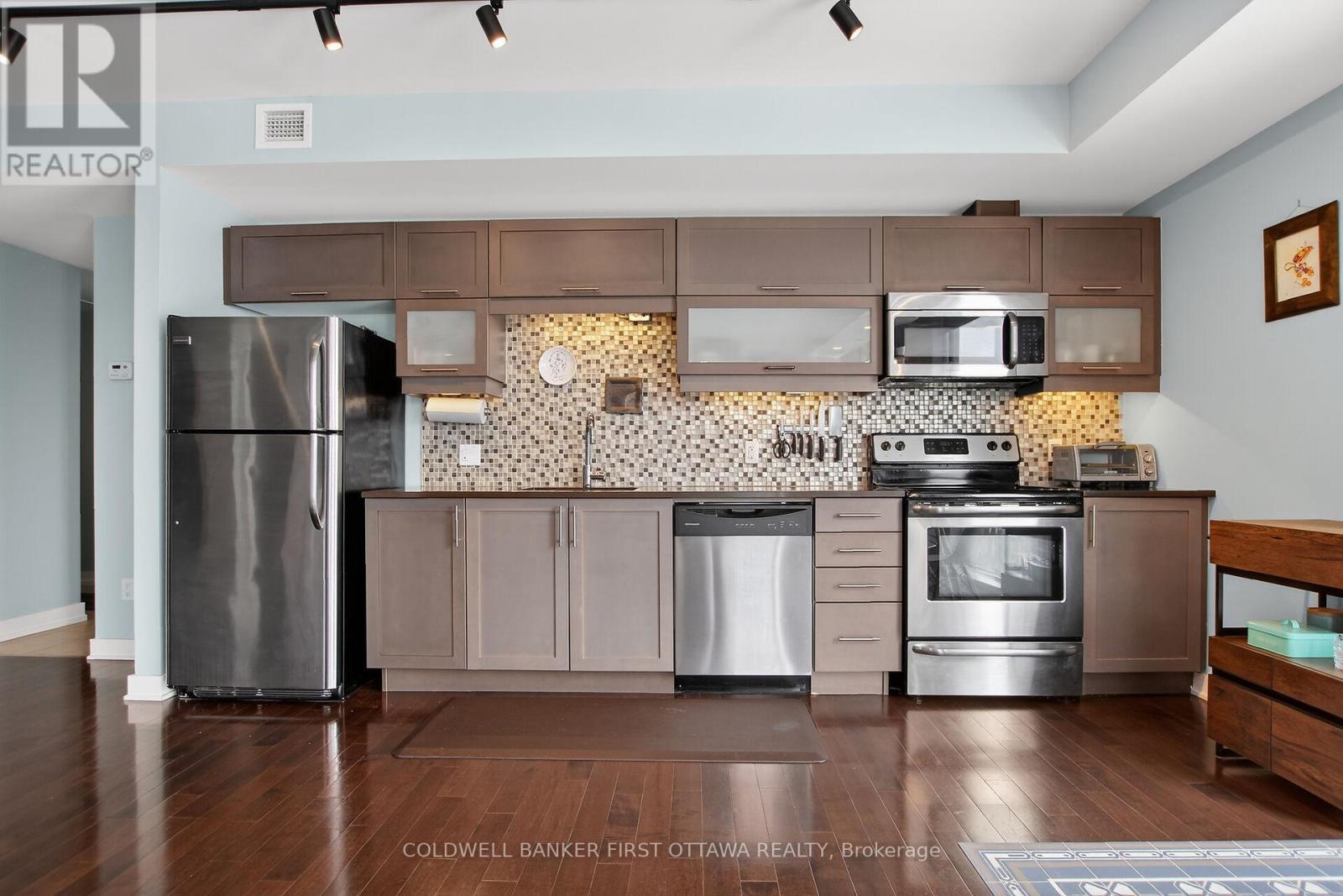 806 - 179 METCALFE STREET