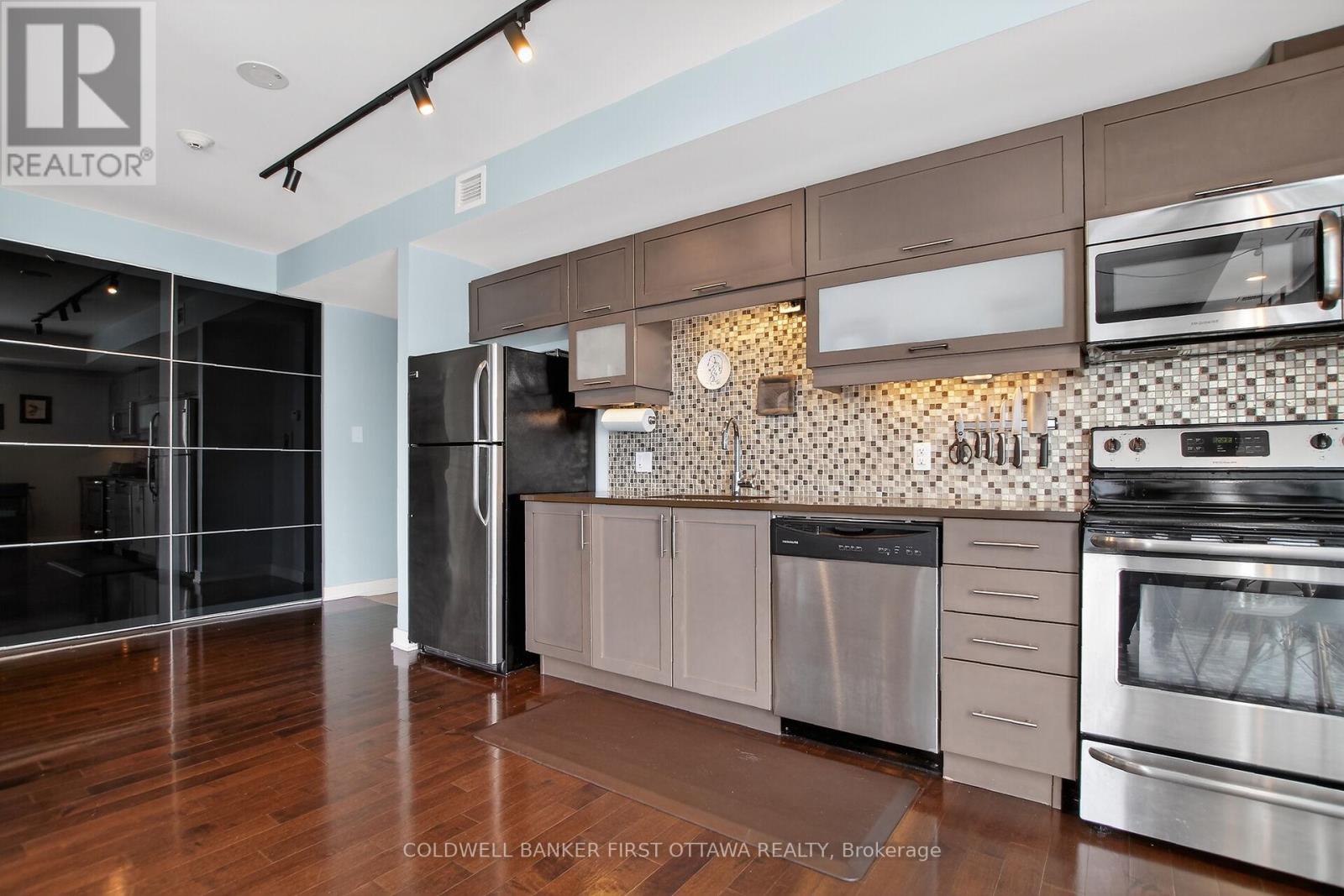 806 - 179 METCALFE STREET