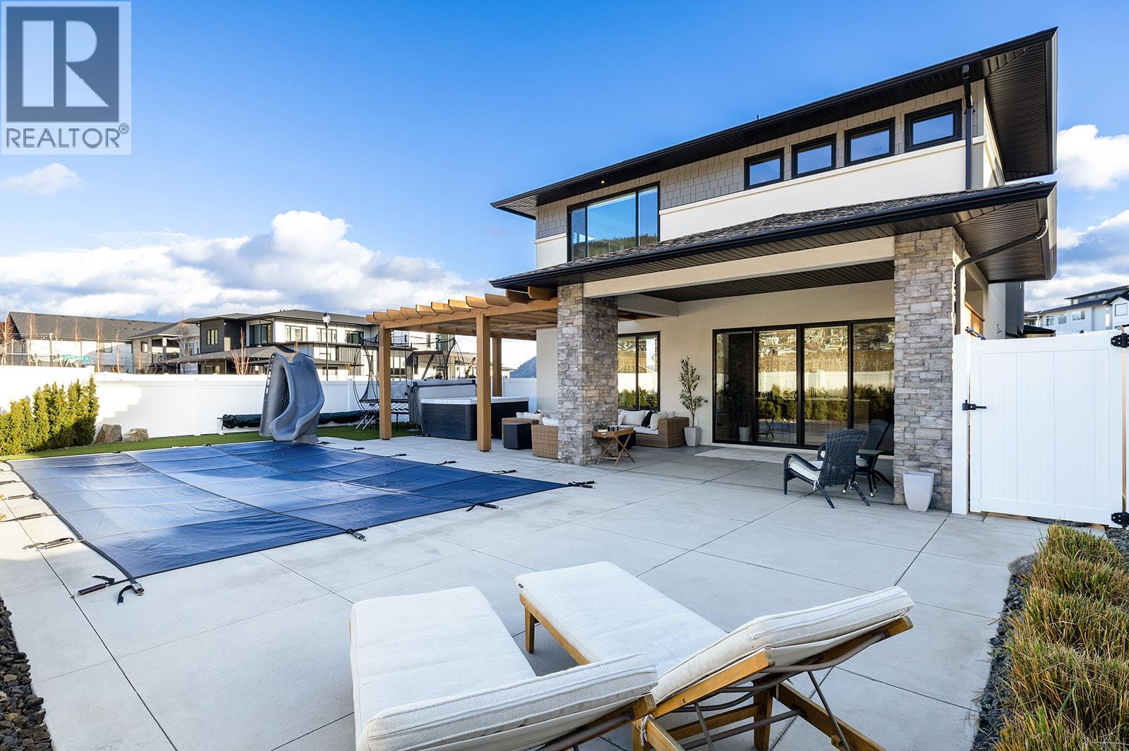 2688 Ridgemount Drive