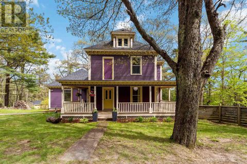 836 LAHAVE Street Bridgewater NS B4V2X6