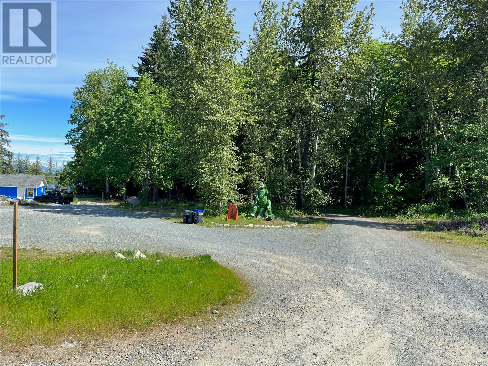 7886 Clark Dr