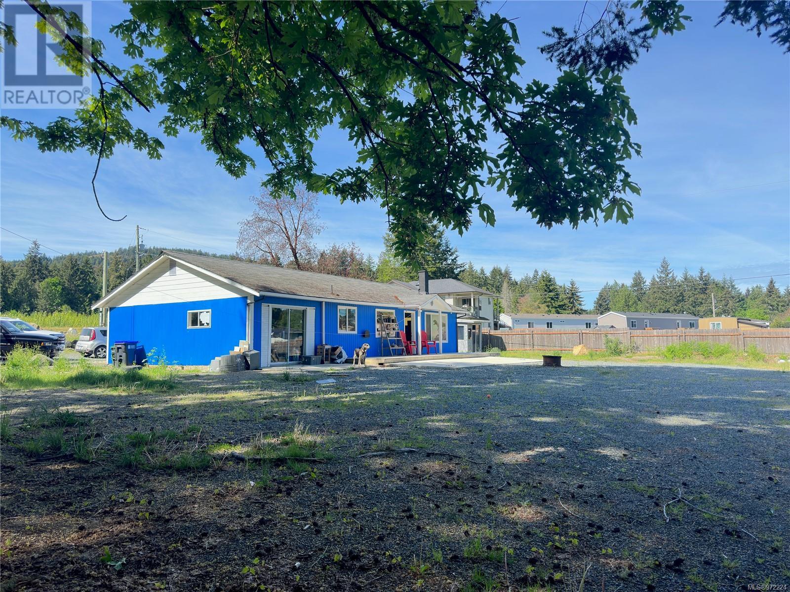 7886 Clark Dr