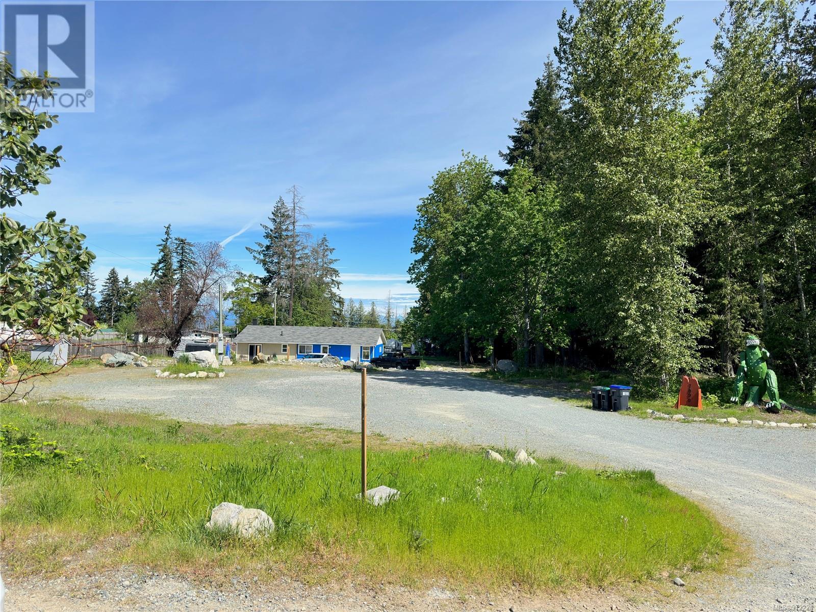 7886 Clark Dr