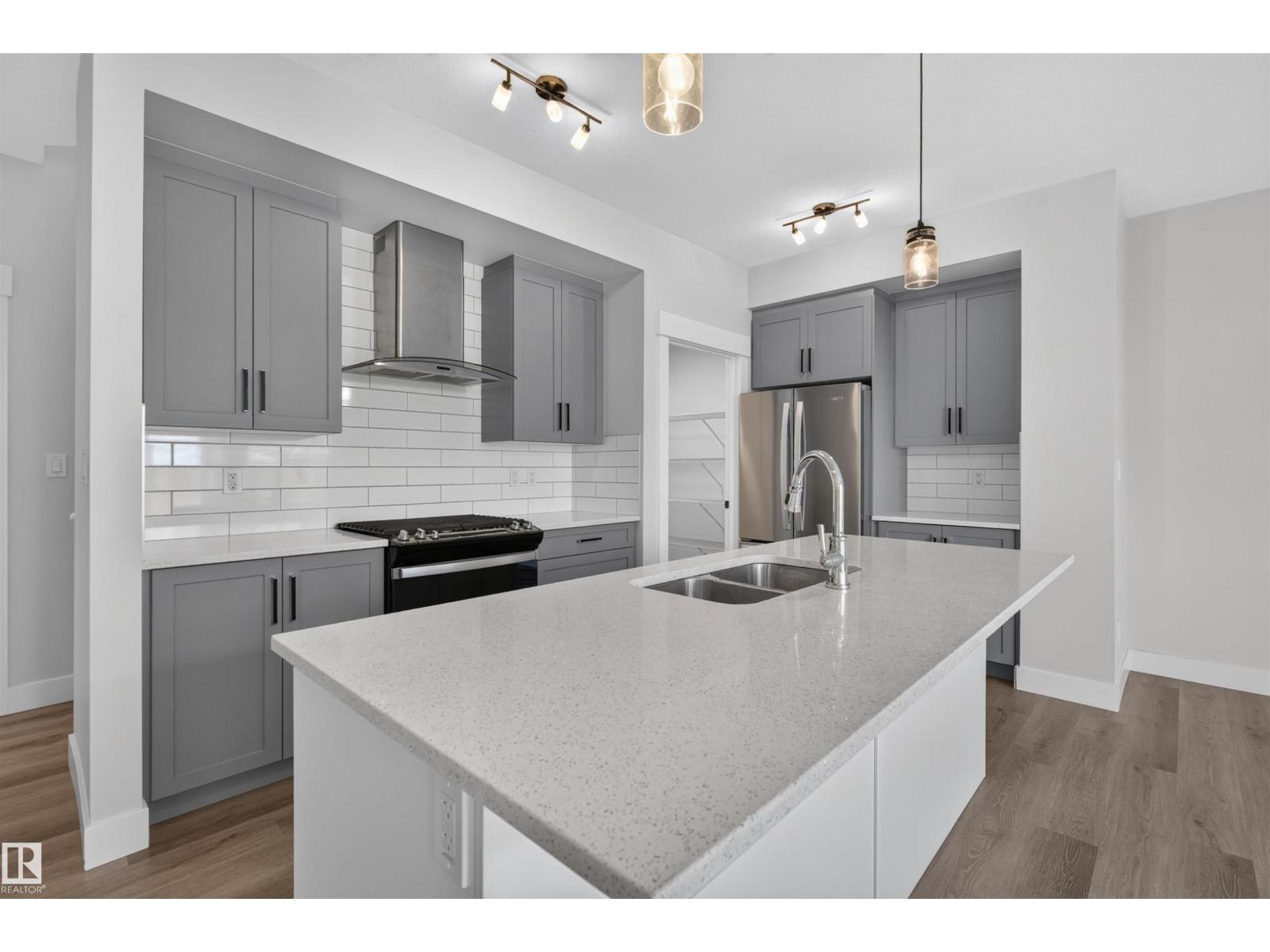 22916 95 AV NW