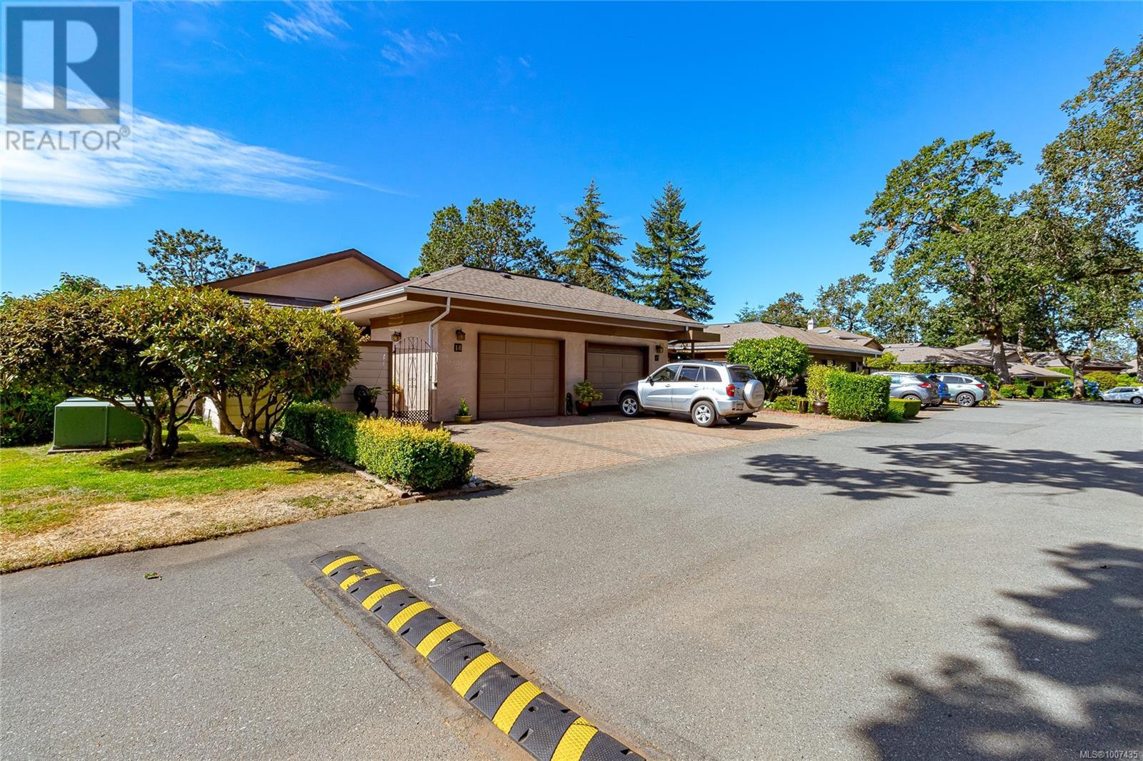 19 901 Kentwood Lane