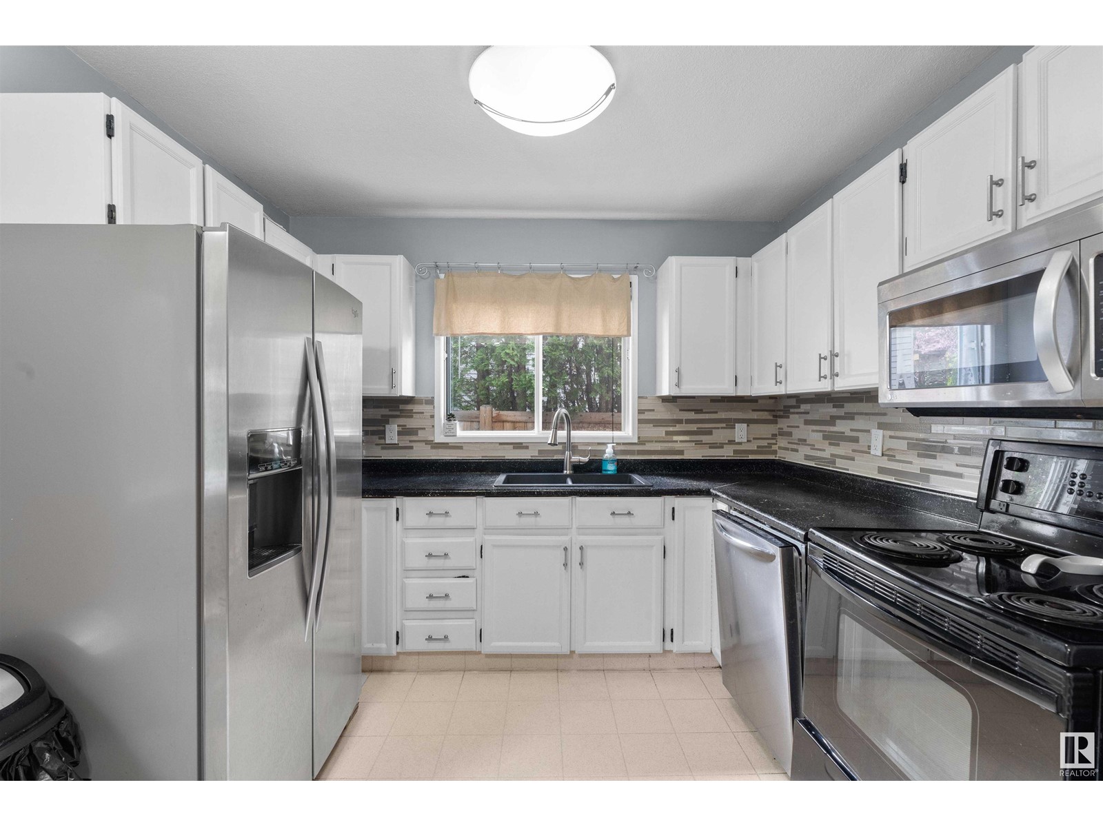 17913 55 AV NW