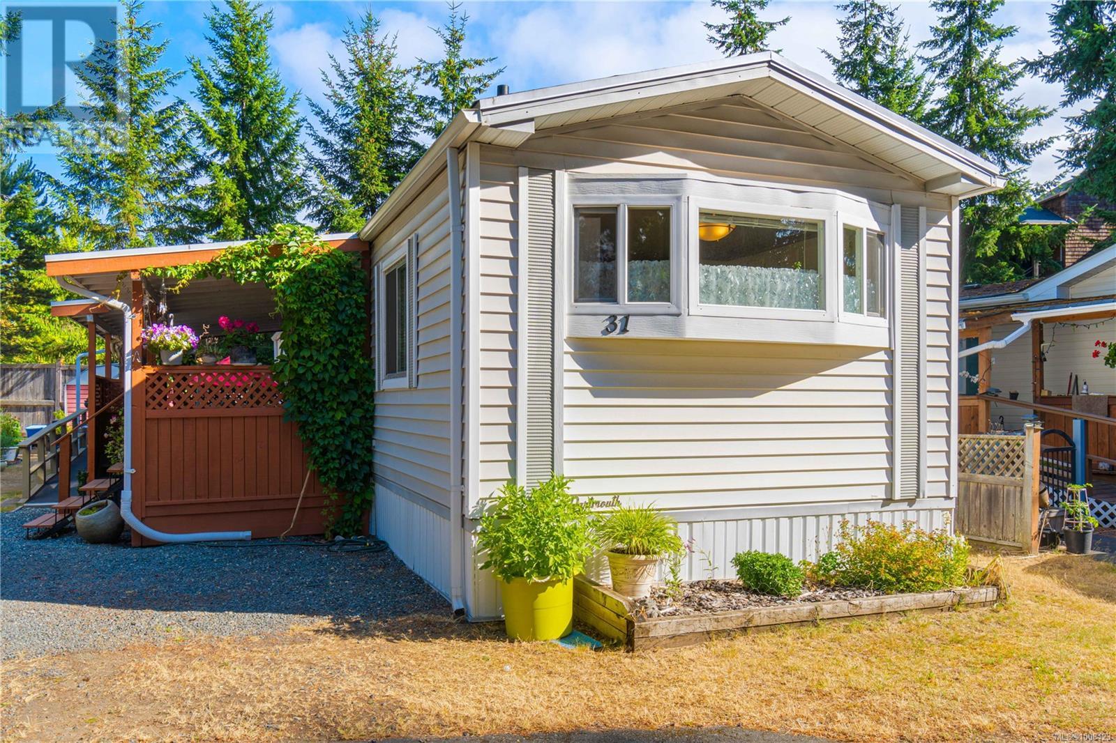 31 1247 Arbutus Rd