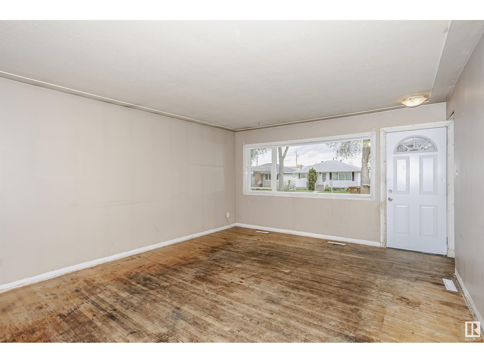 12220 51 ST NW