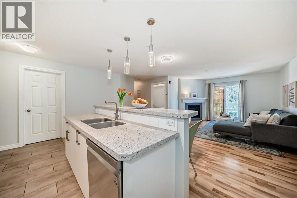 212, 290 Shawville Way SE