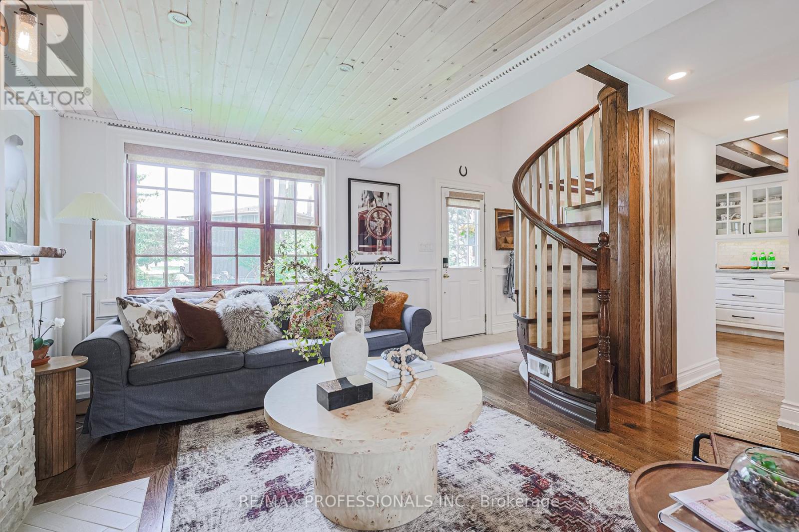 36 LAKE SHORE DRIVE