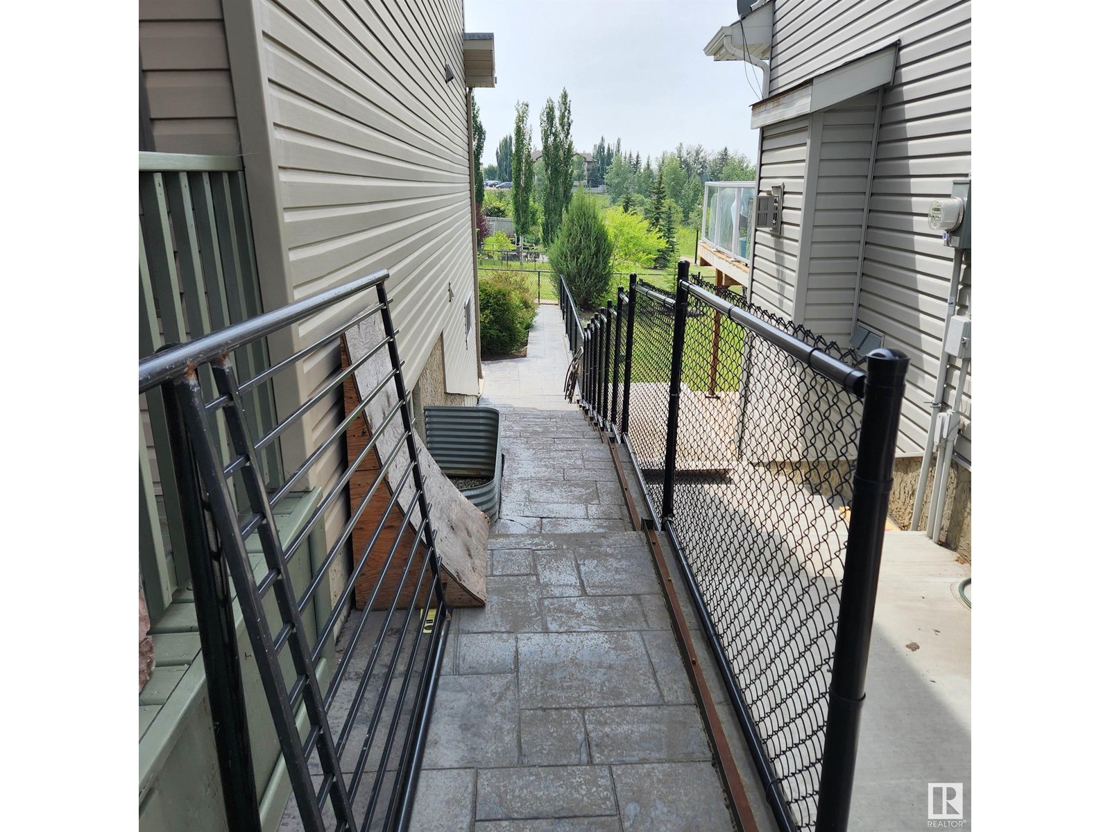 6231 4 AV SW SW