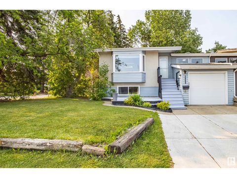 1999 GLENMORE AV Sherwood Park AB T8A0X7