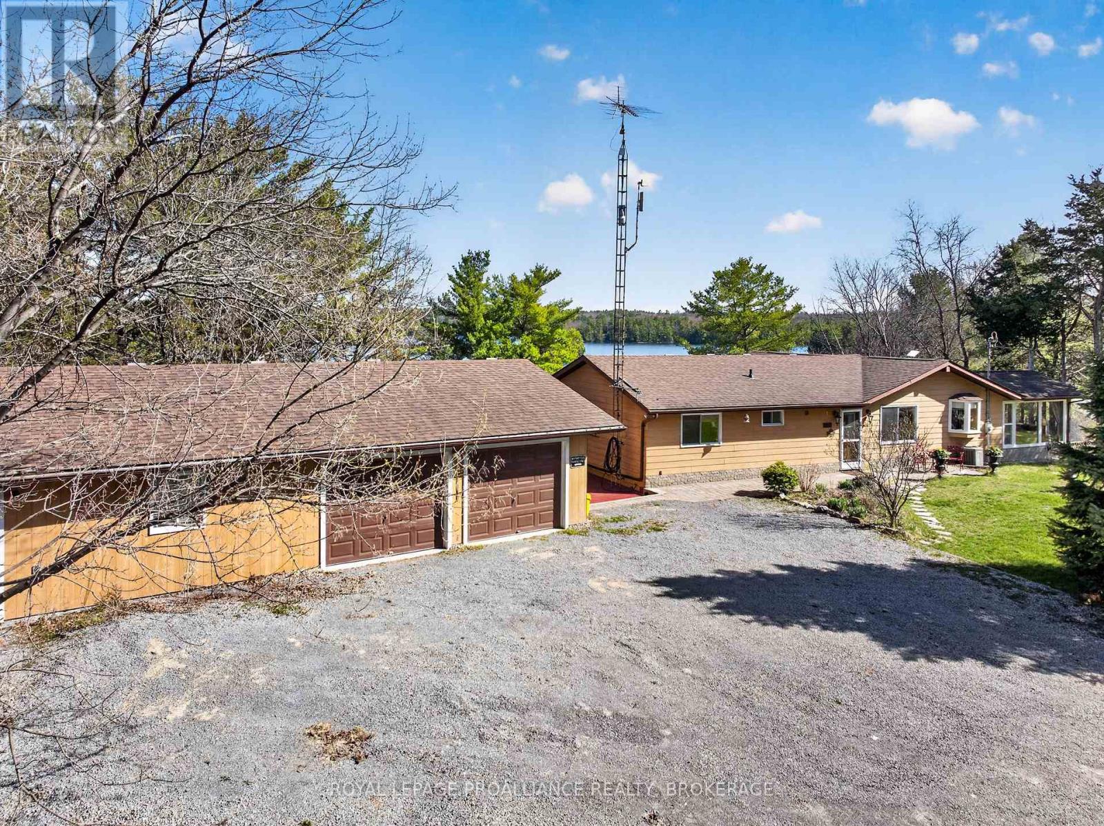 3037 HILLTOP LANE
