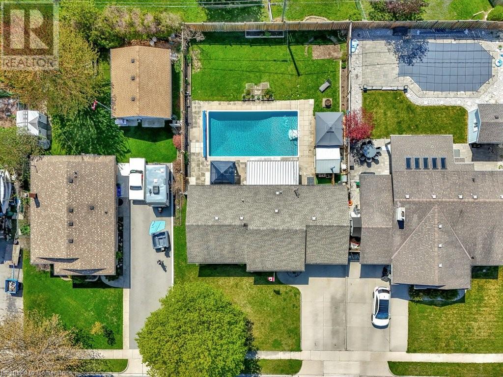 1800 HOLLEY Crescent